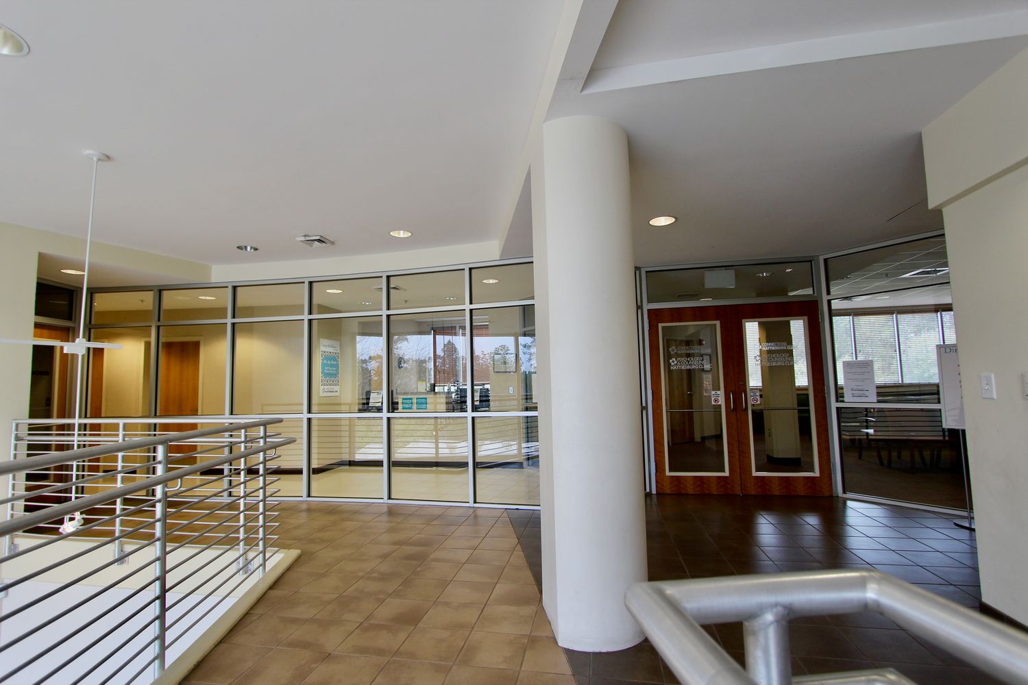 Class A Office/Medical : 2 Southern Point Pkwy, Hattiesburg, MS 39401